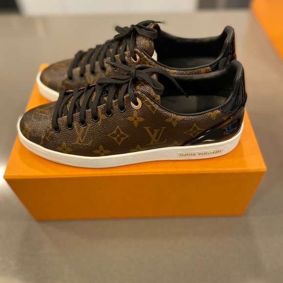 Woman Louis Vuitton Front Row Sneaker - Picture 3 of 9